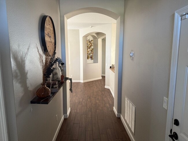 Building Photo - 3-Bedroom, 2-Bathroom Home in Waters Edge