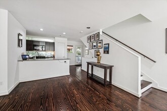 Building Photo - 2954 Commerce St Building Photo - 2954 Commerce St