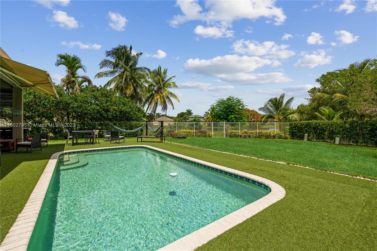 Primary Photo - 4202 Sabal Ridge Cir