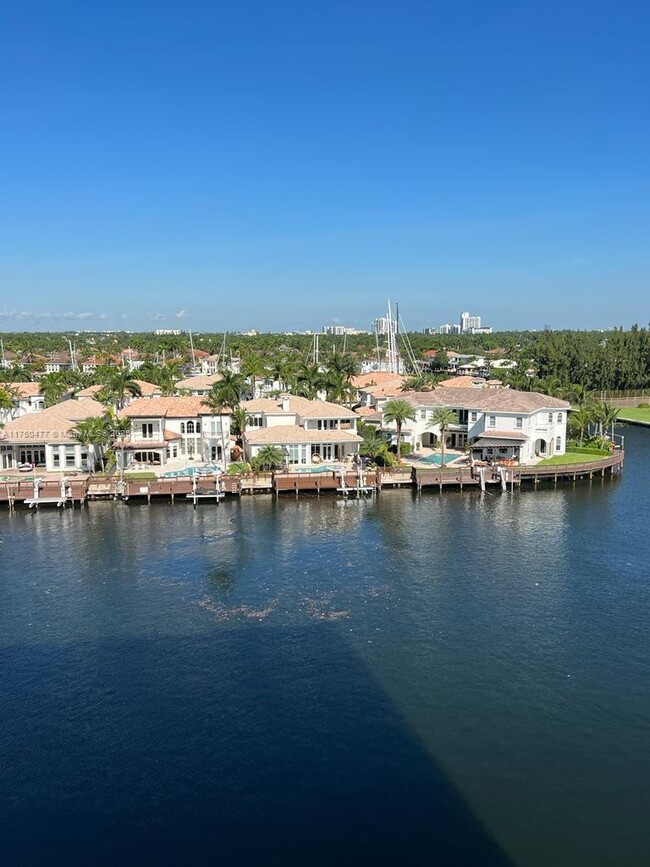 Building Photo - 1400 S Ocean Dr