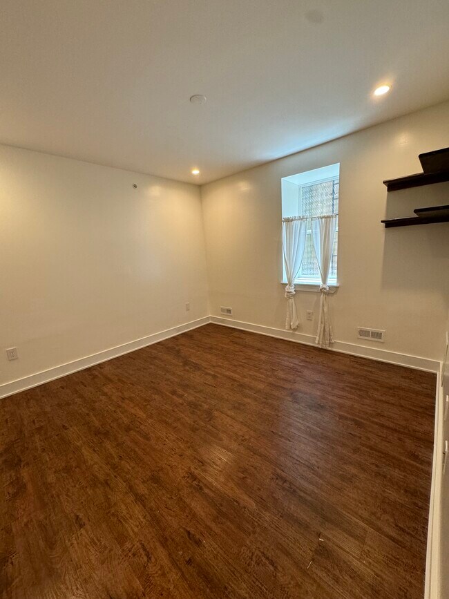 Foto del edificio - 1521 N Franklin St