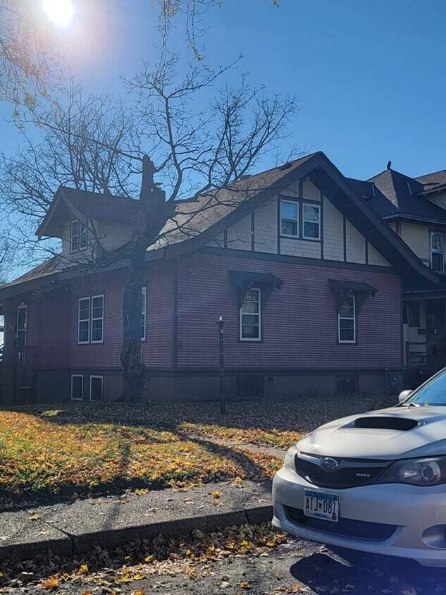 Primary Photo - Duluth MN - 6 Bed - 2 Bath - Single Family...