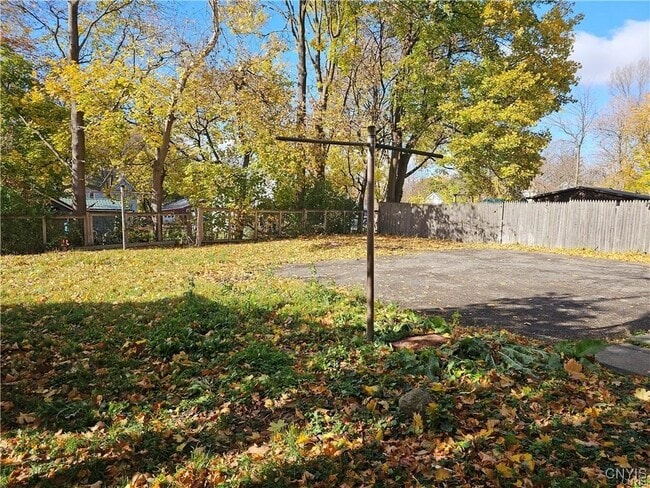 Foto del edificio - 305 Highland Ave