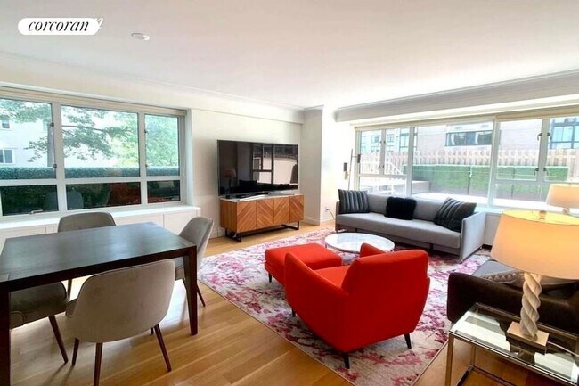 Foto del edificio - 220 E 66th St