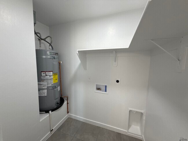 Foto del edificio - 5048 E Monreal Ln