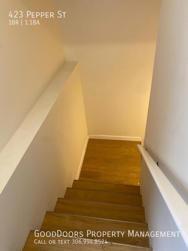 Building Photo - 423 Pepper St