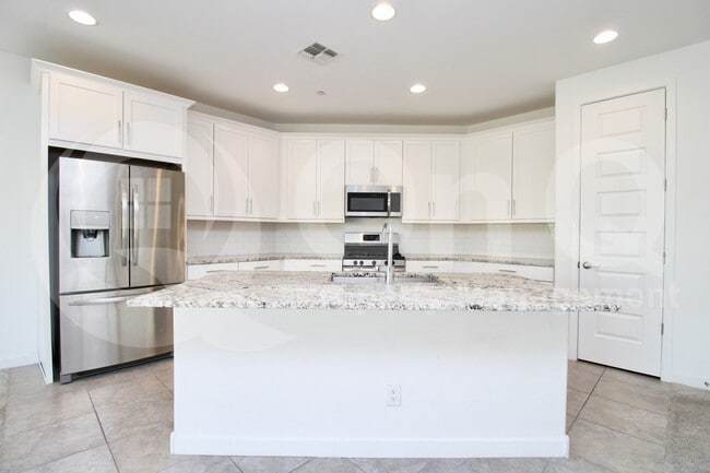Building Photo - 12546 W Calle De Baca