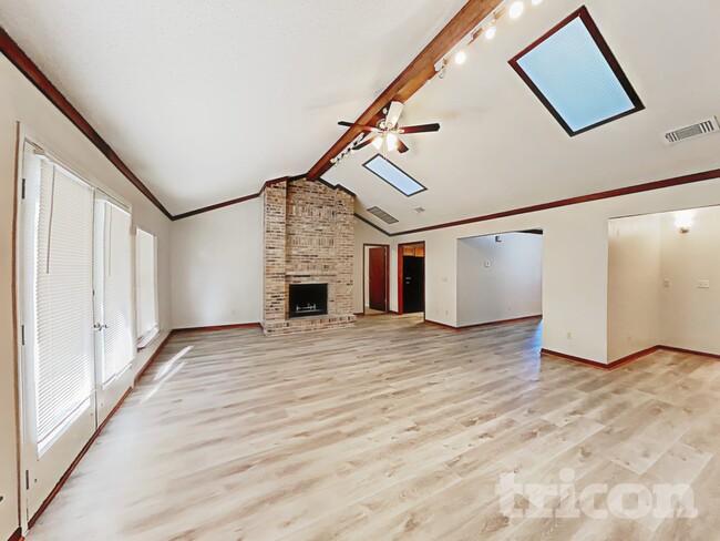 Foto del edificio - 4750 Deerfoot Ct