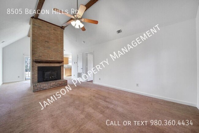 Foto del edificio - 8505 Beacon Hills Rd