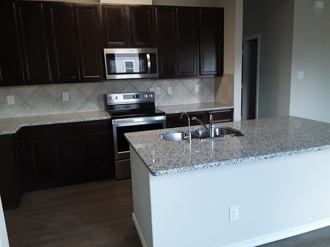 Kitchen Area - 10818 Fox Trot