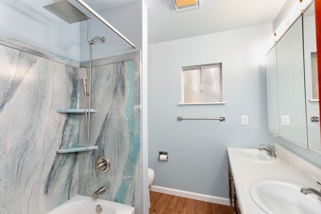 Foto del edificio - AVAILABLE FOR RENT – Beautiful 4BD / 3BA Home in Tacoma!