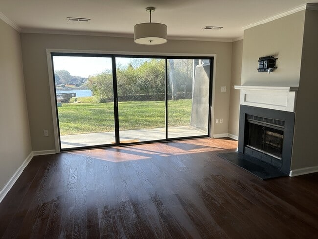 Building Photo - NEW TO MARKET: 2 BR 2 Bath Ground Level Waterfront Condo