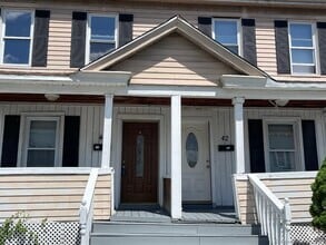 Building Photo - 42 Hartford Ave