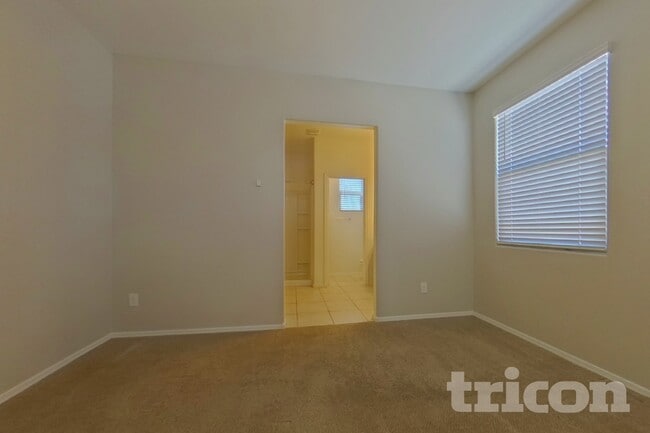 Building Photo - 30900 W Picadilly Rd