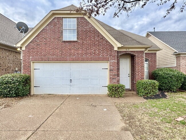 Building Photo - 919 Stixx Ln