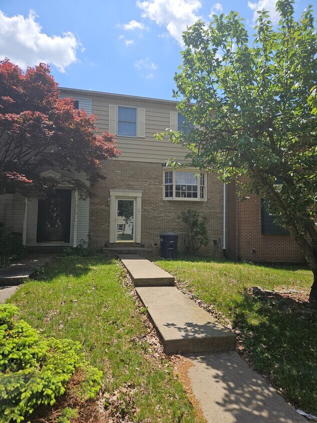 939 Meadowlark Dr, Harrisonburg, VA 22802 Townhome Rentals in