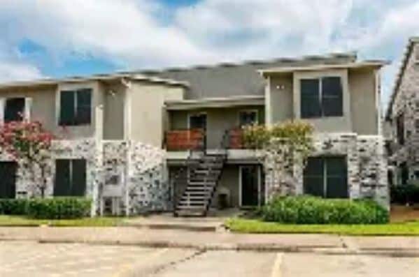 Building Photo - 420 Garland Dr