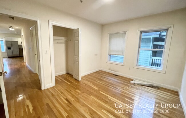 Foto del edificio - 128 Hillside St