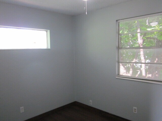 Foto del edificio - 1210 N Oak St