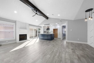 Building Photo - 9327 Golden Sunshine Dr