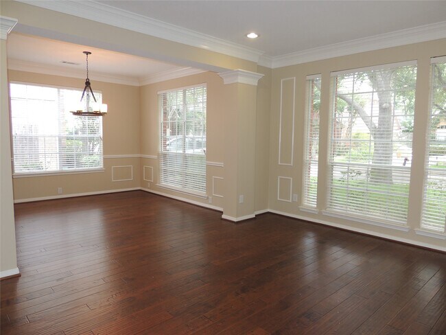 Foto del edificio - 1307 Westwick Forest Ln