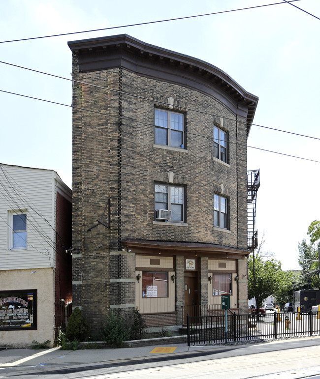 Building Photo - 85 Franklin St