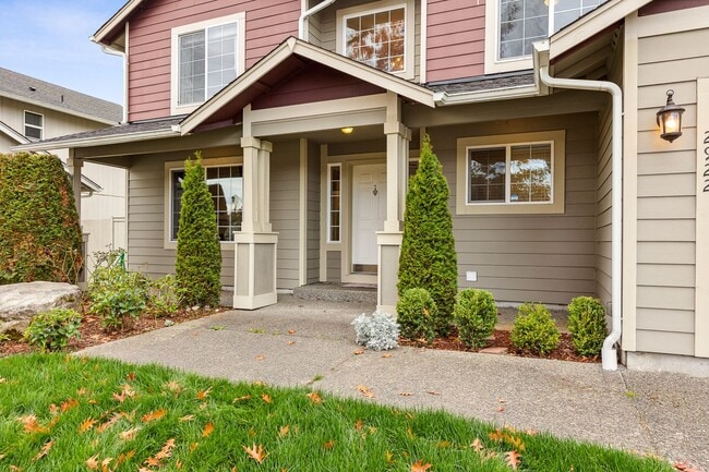 Building Photo - Campus Prairie 4 bedroom
