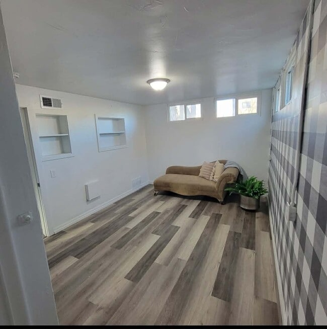 Building Photo - 129 W 100 S