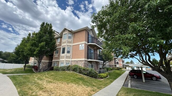 Photo - 1617 W Treille Ct House