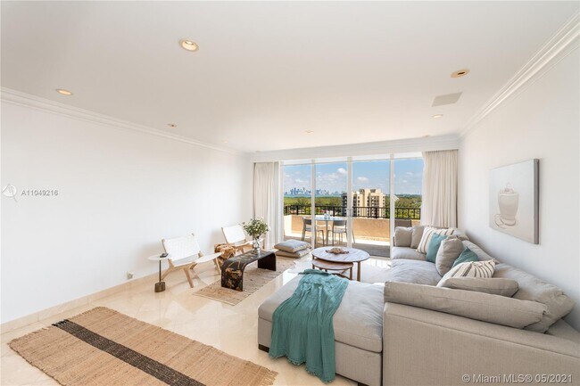Foto del edificio - 151 Crandon Blvd