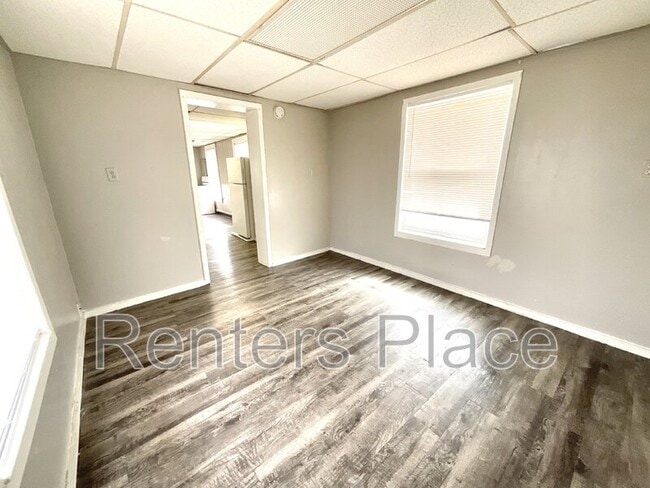 Building Photo - 517 S 40th W Ave