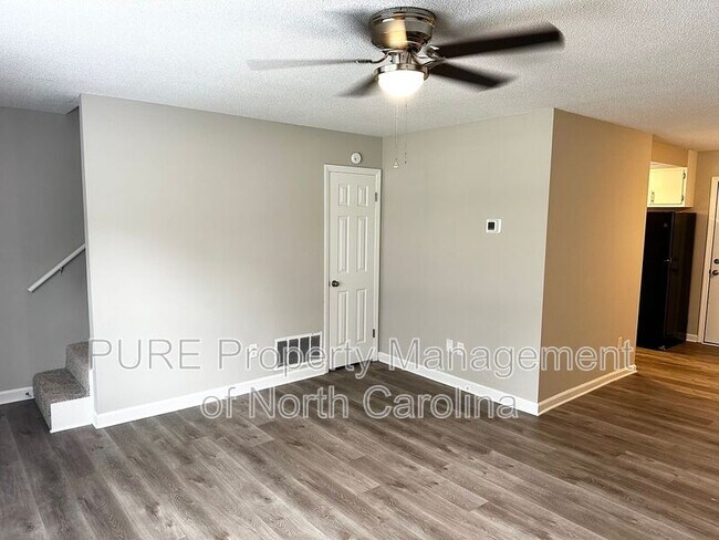 Foto del edificio - 916 W 5th Ave