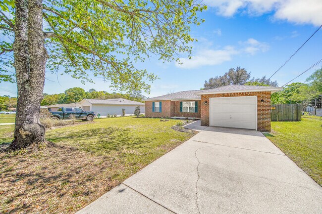 Building Photo - 5899 Gillum Rd