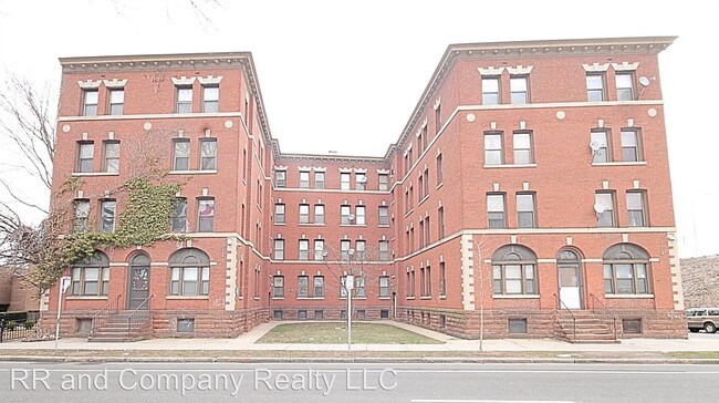Building Photo - 2137-2147 Main St