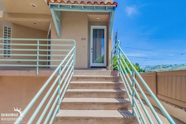 Foto del edificio - Modern 2Bdm 2.5Ba Town-home Rooftop Deck &...