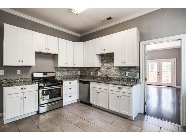 Foto del edificio - 706 W 12th St