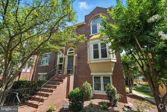 3911 Courtland Cir