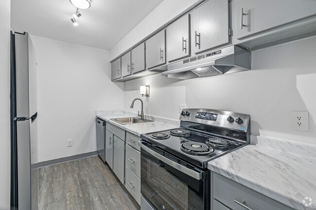 2BR, 2BA - 828SF - Kitchen - Prime at White Oak