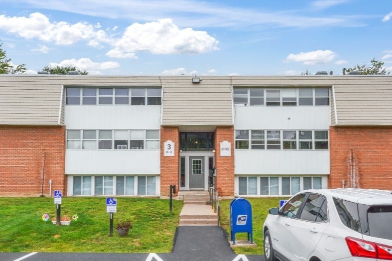 Candlewood Gardens Apartments in Baldwinsville, NY