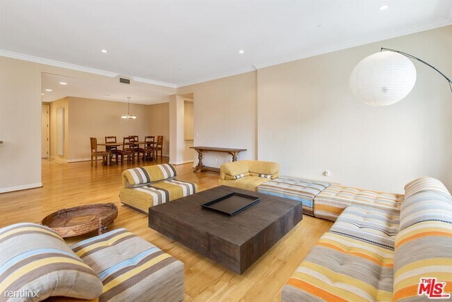 Foto del edificio - 2 br, 2.5 bath Condo - 143 N Arnaz Dr Apt 203