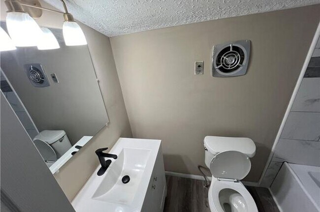 Foto del edificio - 4617 E 173rd St