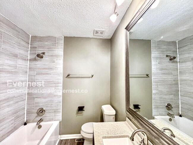 Foto del edificio - 3340 Roadrunner Trail