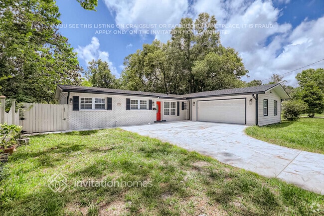 Building Photo - 7912 Argentine Dr W