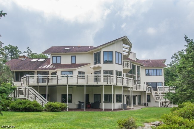Building Photo - 31 Hilltop Rd