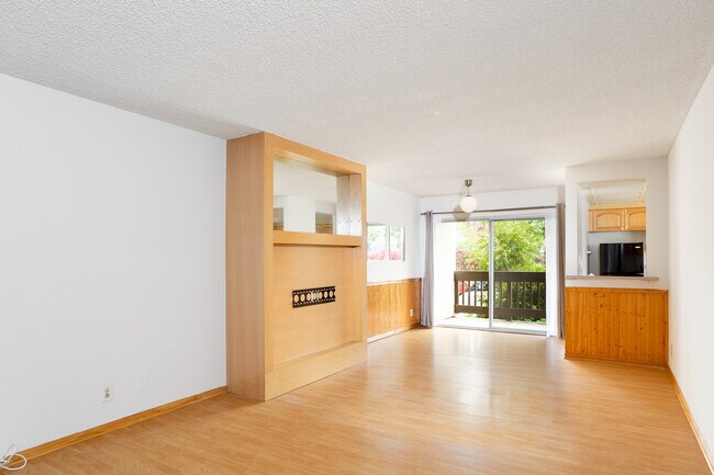 Building Photo - 4104 Summertime Ln