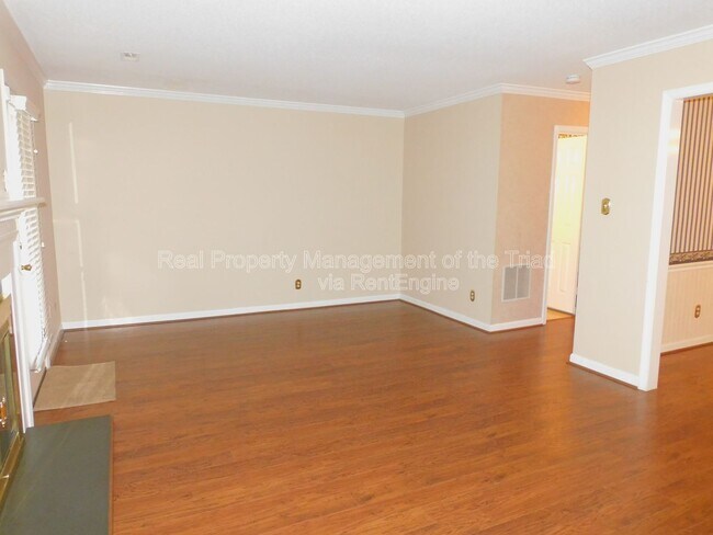 Foto del edificio - 2418 Cottage Pl