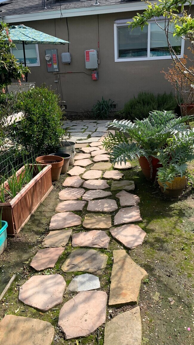 Foto del edificio - 873 N Manor St