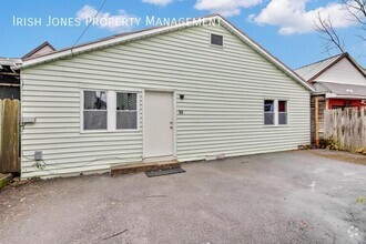 Building Photo - 98 Edson St