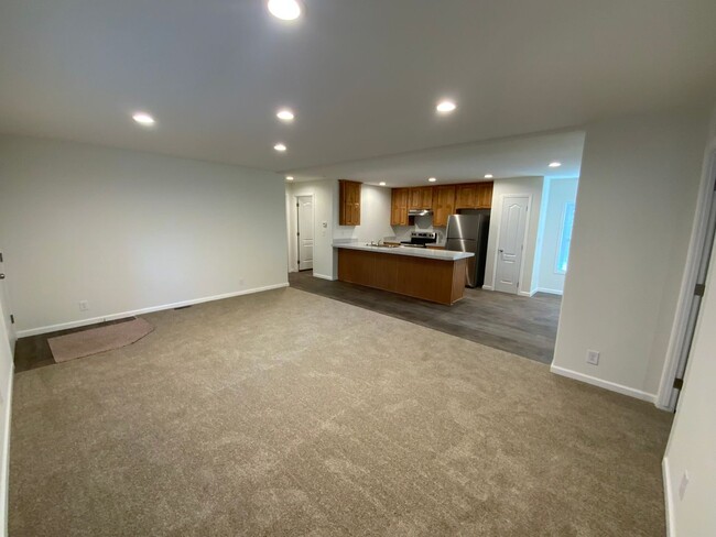 Foto del edificio - Newly Remodeled Bonney Lake Gem- Modern Co...