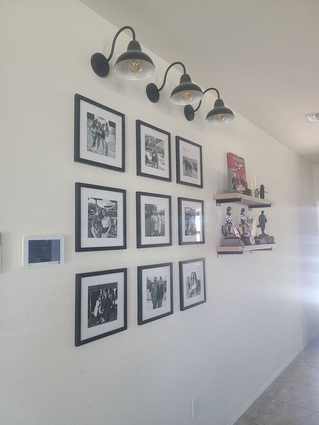 Foto del edificio - 3 Bedroom, 2 Bath Home Available 08/01/25!!